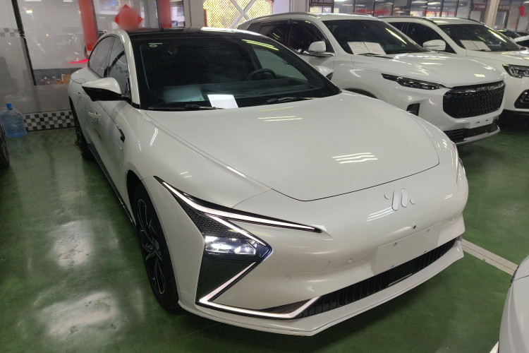 智己汽车 智己L7 2022款 Dynamic车身外观3