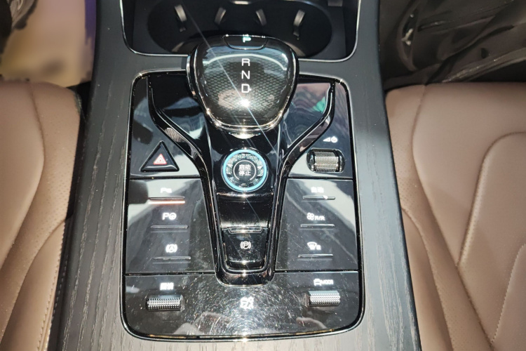 比亚迪 汉 2022款 EV 创世版 610KM四驱尊享型局部细节18