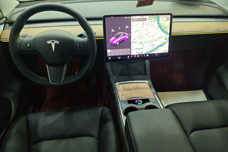 特斯拉 Model Y 2021款 标准续航后驱版中控内饰12