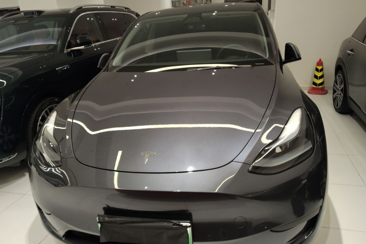 特斯拉 Model Y 2022款 改款 后轮驱动版车身外观2