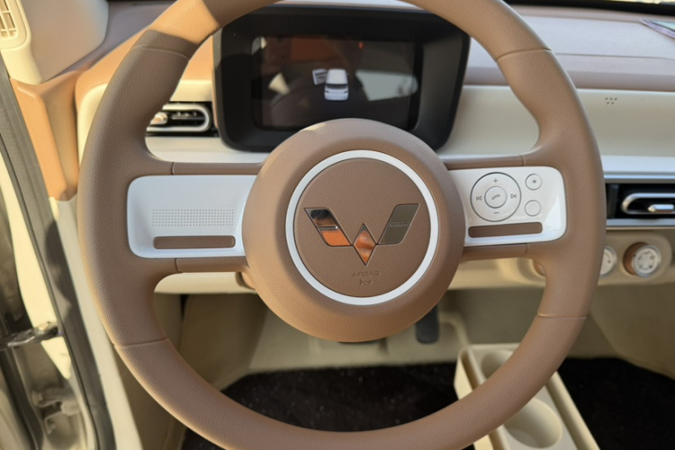 五菱汽车 宏光MINIEV 2024款 第三代 215km 青春版中控内饰7005