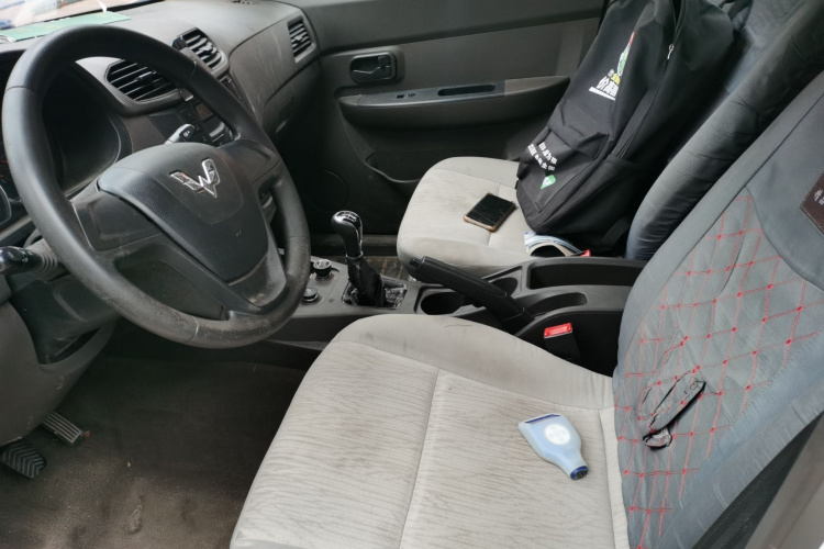 五菱汽车 五菱宏光 2015款 1.2L S 基本型国V中控内饰19