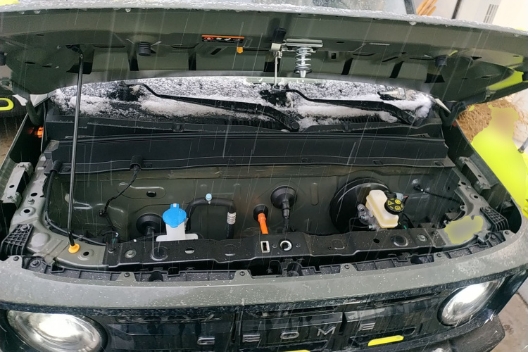 吉利银河 2025款 210km 熊猫骑士机舱底盘24