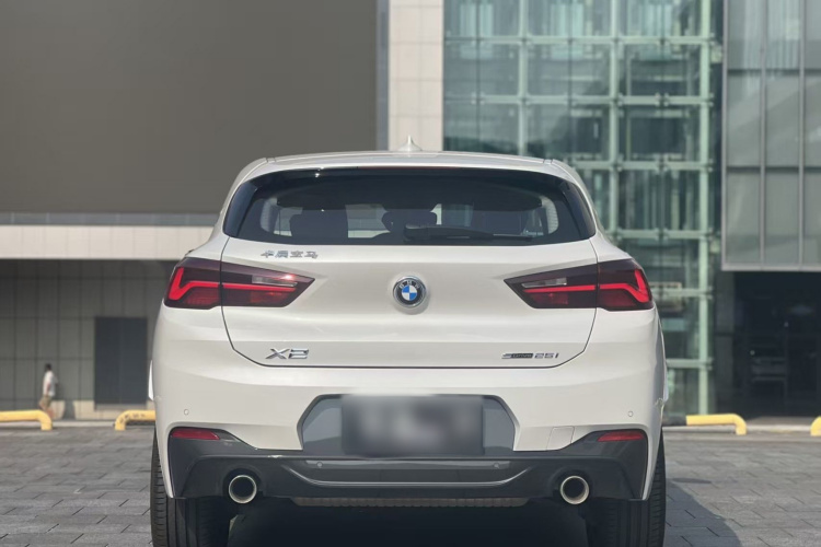 宝马X2 2022款 sDrive25i M运动套装车身外观6011