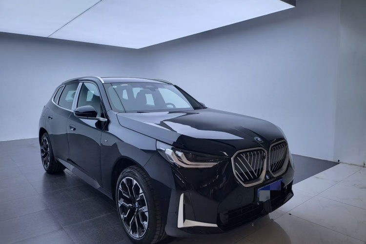 宝马X3 2025款 xDrive30L 领先型 M运动套装车身外观6002