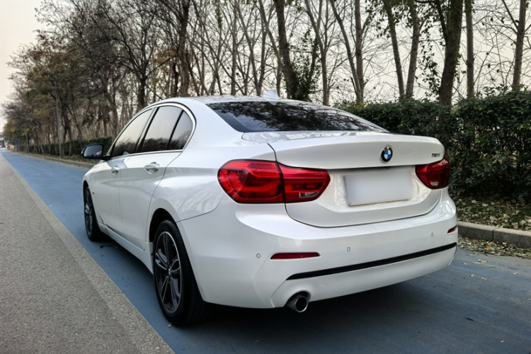 宝马1系 2017款 118i 运动型车身外观6002