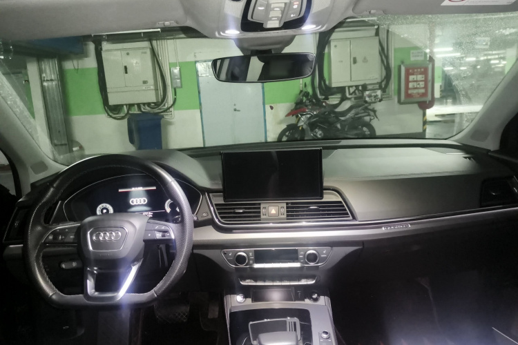 奥迪Q5L 2022款 45T 豪华动感型中控内饰12