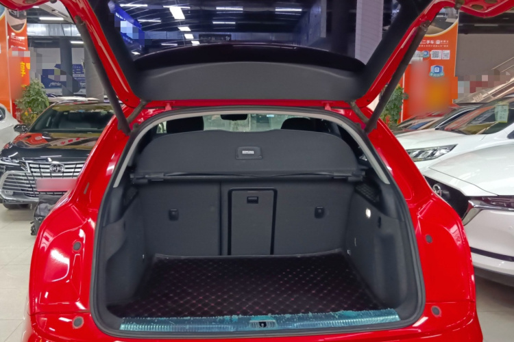 奥迪Q3 2016款 30 TFSI 时尚型机舱底盘23