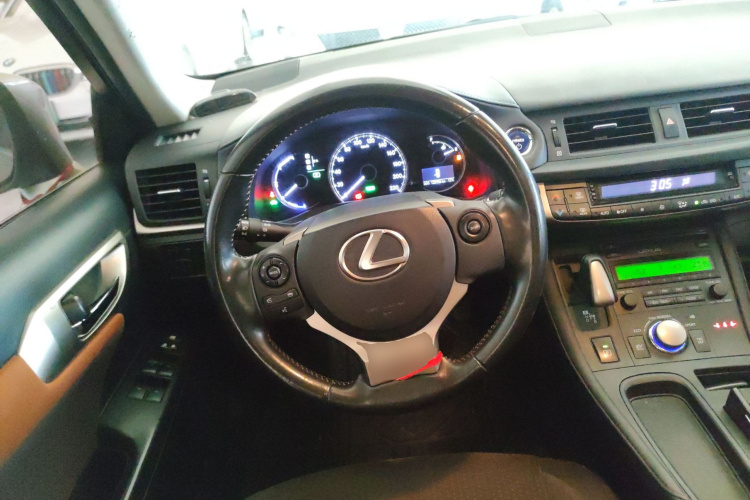 雷克萨斯CT 2017款 CT200h 精英版 单色 国VI中控内饰13