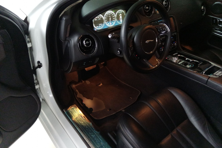 捷豹XJ 2015款 XJL 3.0 SC 典雅商务80周年典藏版中控内饰7002