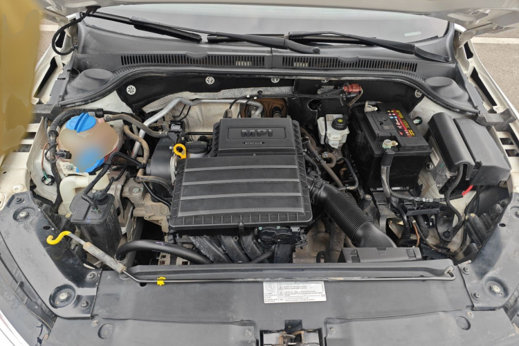 大众 速腾 2015款 1.6L 手动舒适型机舱底盘24