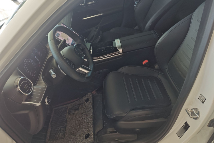 奔驰C级 2023款 改款 C 200 L 运动版中控内饰19