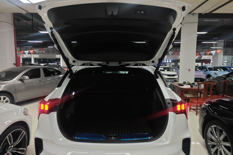 领克06 2023款 Remix 1.5T 劲Halo机舱底盘23