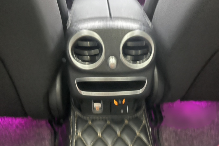 奔驰C级 2021款 C 260 L 运动星耀臻藏版中控内饰7003