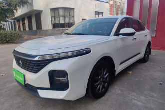 宝骏RC-5 2020款 1.5L 手动智耀豪华型
