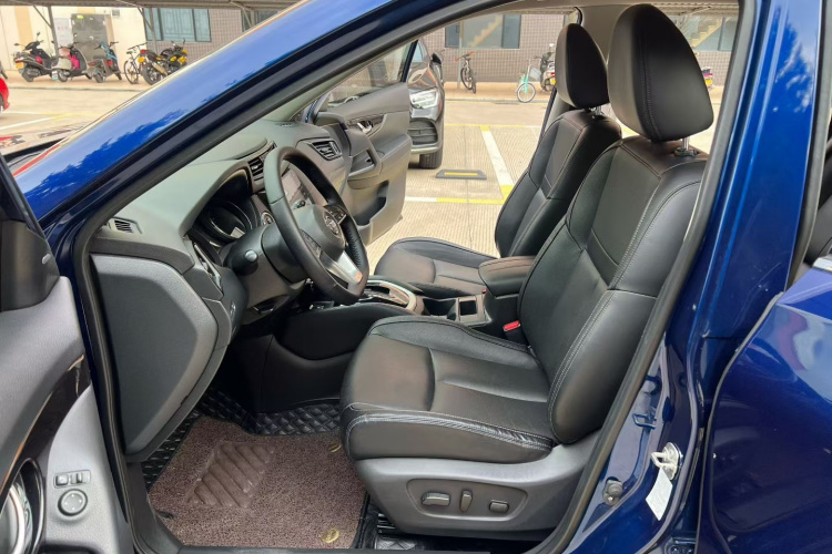 日产 奇骏 2019款 2.0L CVT智联舒适版 2WD中控内饰7003