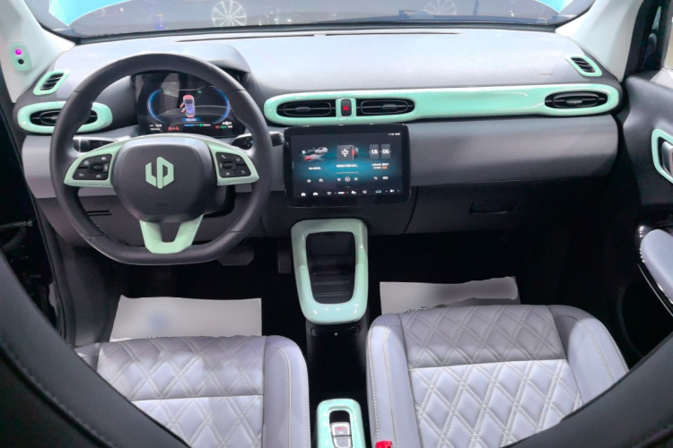 零跑汽车 零跑T03 2021款 400豪华版中控内饰12