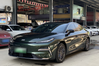 吉利银河 银河星耀8 2025款 130km EM-i 尊贵版