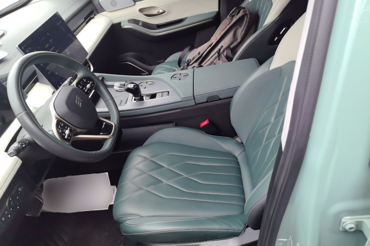 捷途山海L9 2024款 1.5TD 2DHT Max 7座中控内饰19