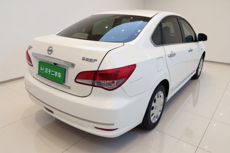 日产 轩逸 2018款 经典 1.6XE 手动舒适版车身外观7