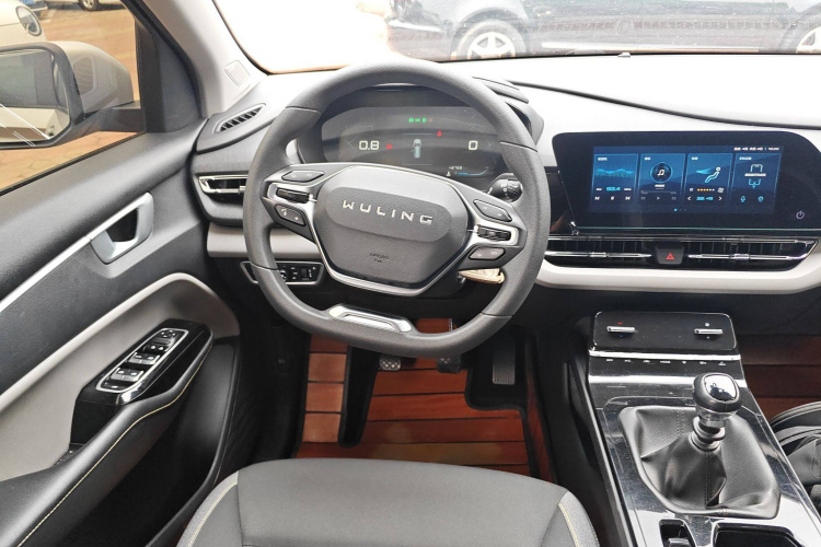 五菱汽车 五菱凯捷 2020款 1.5T 手动精英型中控内饰13