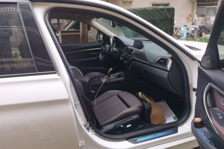 宝马3系 2019款 320Li M运动曜夜版局部细节9005