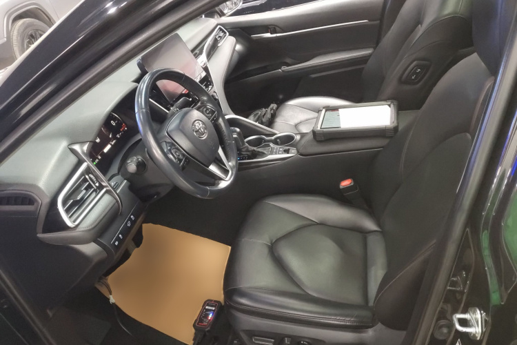 丰田 凯美瑞 2023款 双擎 2.5HG 豪华版中控内饰19