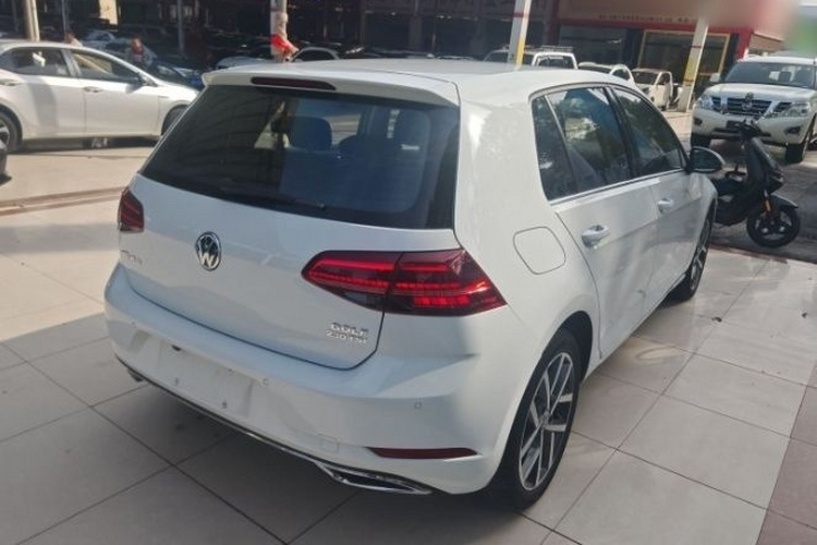 大众 高尔夫 2018款  230TSI 自动豪华型车身外观6005