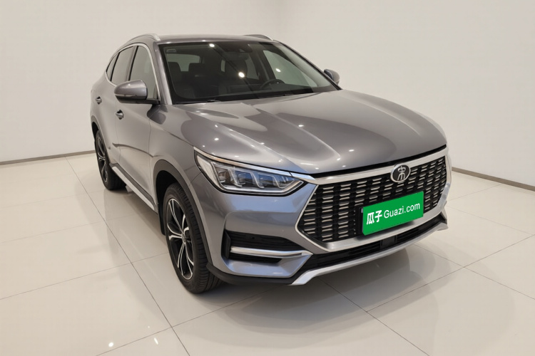 比亚迪 宋PLUS 2020款 1.5T 自动尊贵型车身外观3