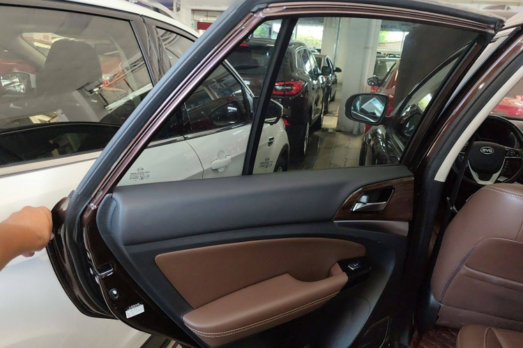 比亚迪S7 2016款 2.0T 自动尊贵型Plus中控内饰7008