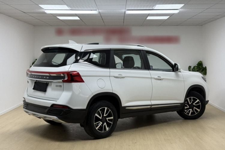 东风风行 风行T5 2022款 盛世款 1.6L 手动筑梦版五座车身外观6001