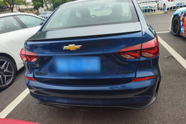 雪佛兰 科鲁泽 2023款 1.3T 轻混自动尊享版车身外观6004