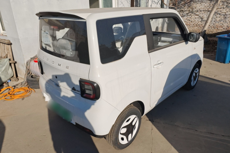 吉利银河 熊猫 2025款 210km 元气熊车身外观7