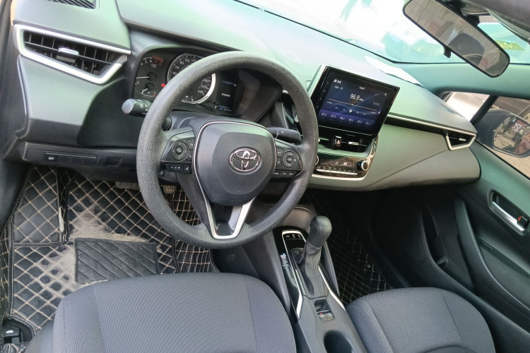 丰田 雷凌 2019款 185T CVT豪华版 国VI中控内饰7002