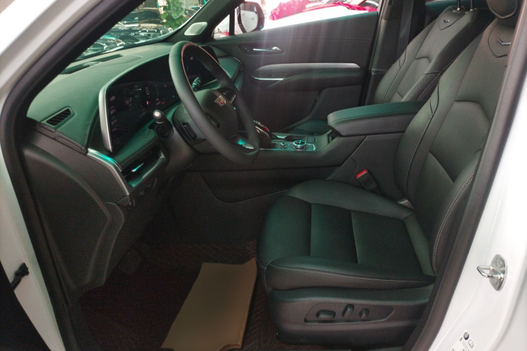 凯迪拉克XT4 2024款 28T 两驱豪华型局部细节19