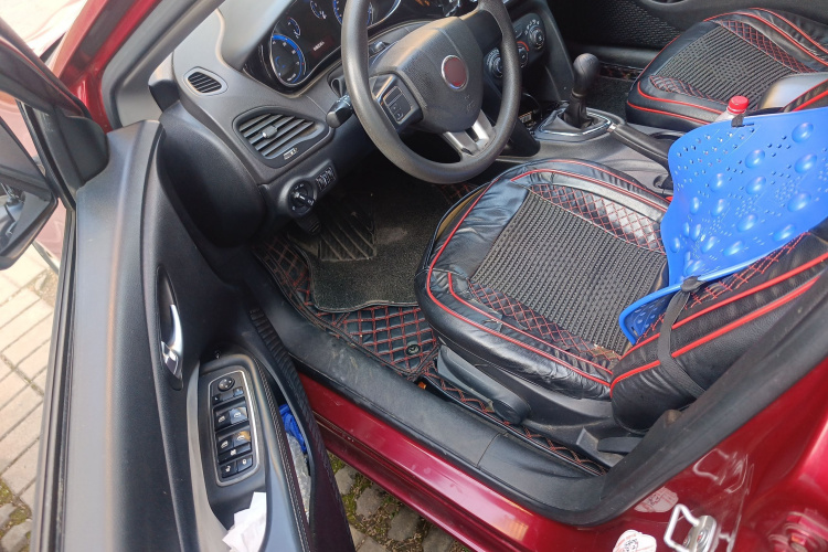 菲亚特 菲翔 2015款 1.4T 手动悦享版中控内饰20