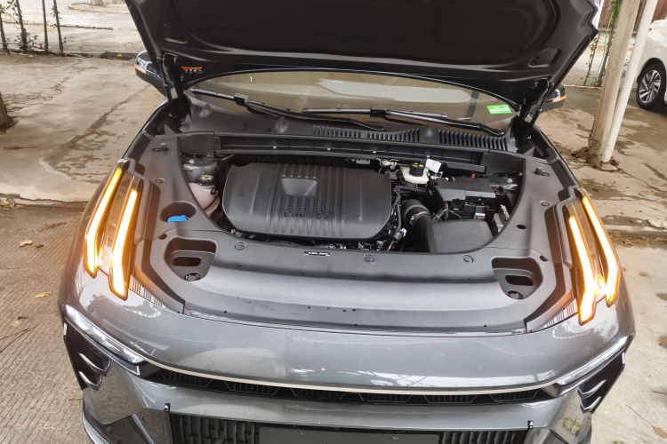 领克03 2023款 2.0TD DCT劲Pro机舱底盘24