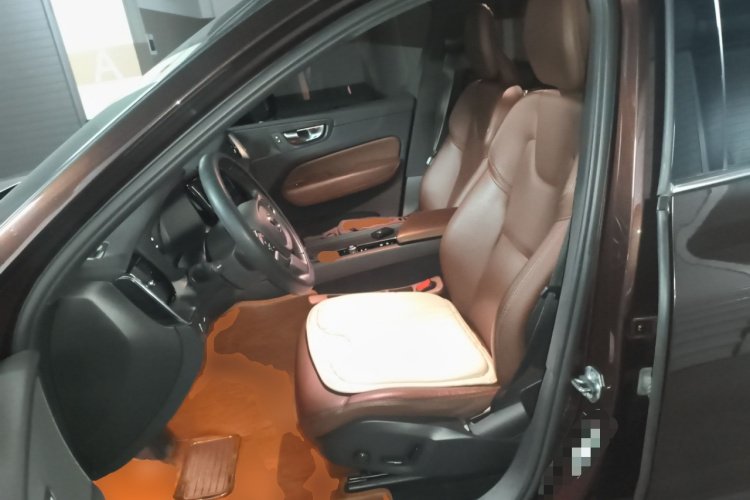 沃尔沃XC60 2021款 T5 四驱智逸豪华版中控内饰19