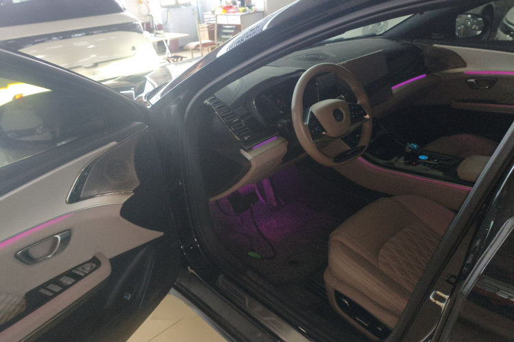 比亚迪 汉 2024款 DM-i 荣耀版 121KM 尊荣型中控内饰20