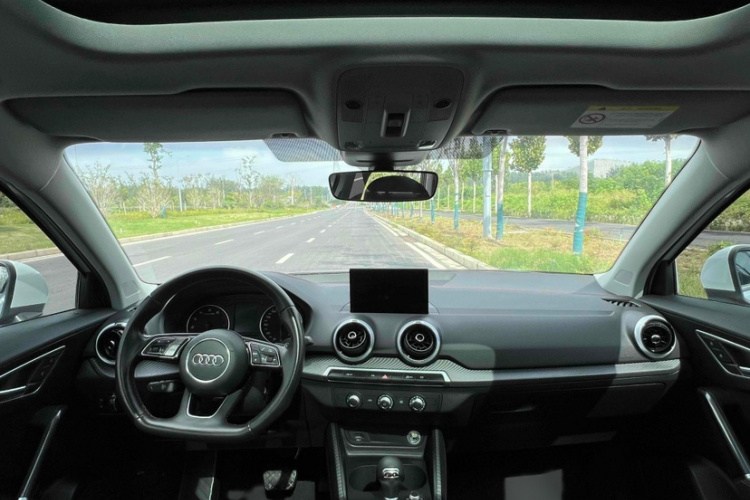 奥迪Q2L 2024款 35TFSI 进取动感型中控内饰7004