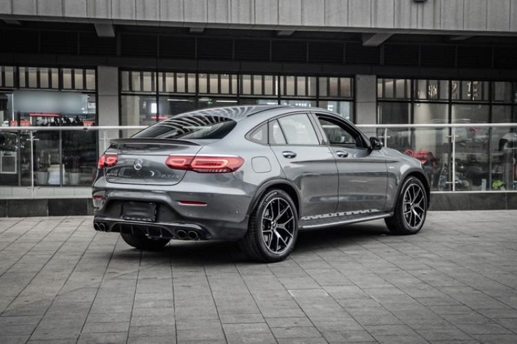 奔驰GLC轿跑 AMG 2022款 AMG GLC 43 4MATIC 轿跑SUV车身外观6011