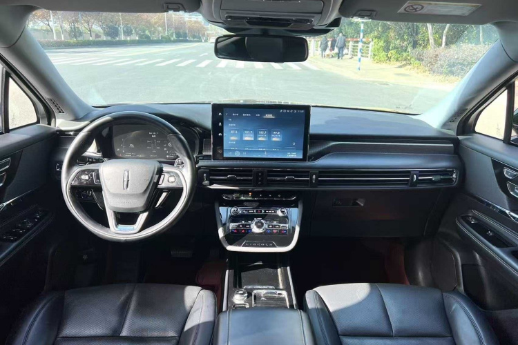 林肯 冒险家 2022款 2.0T 两驱尊雅版中控内饰7003