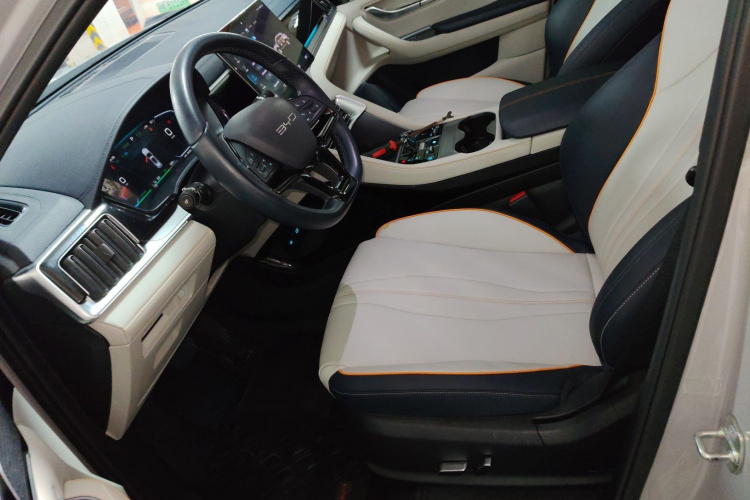 比亚迪 宋PLUS新能源 2023款 冠军版 EV 520KM 尊贵型局部细节19