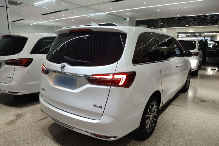 别克GL8 2023款 陆上公务舱 智享型车身外观7