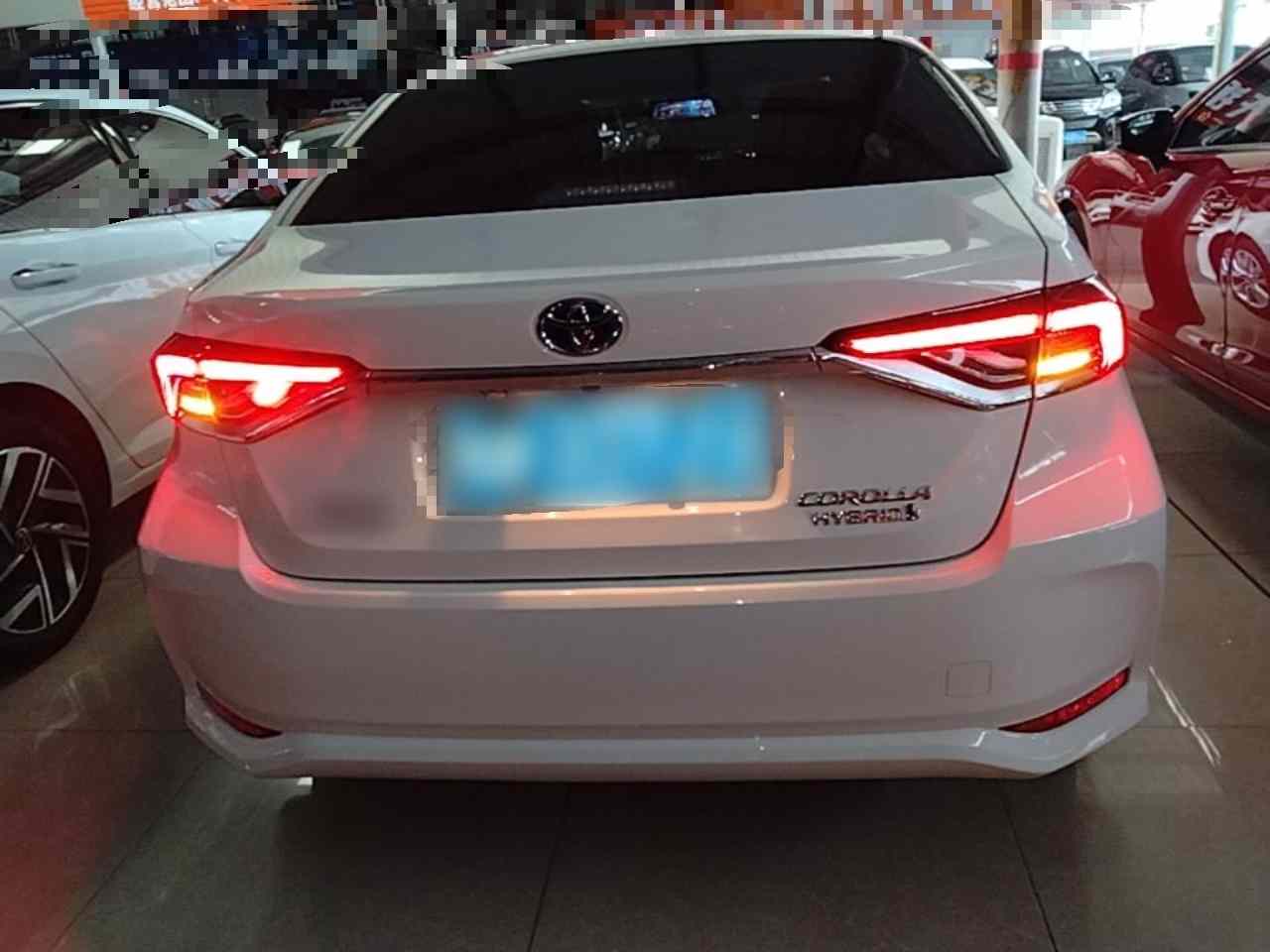 丰田 卡罗拉 2023款 1.8L 智能电混双擎 精英版(3)