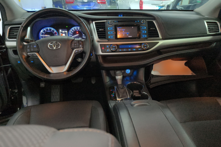 丰田 汉兰达 2018款  2.0T 两驱豪华版 7座 国VI中控内饰7002