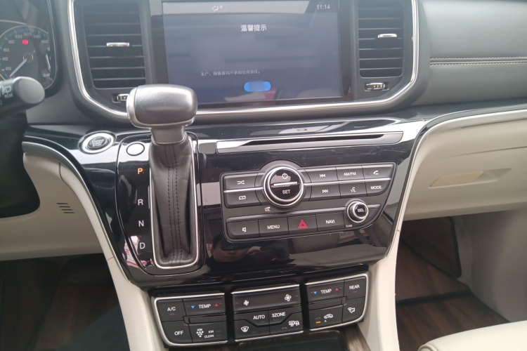 广汽传祺 传祺M8 2018款 320T 尊贵版局部细节16