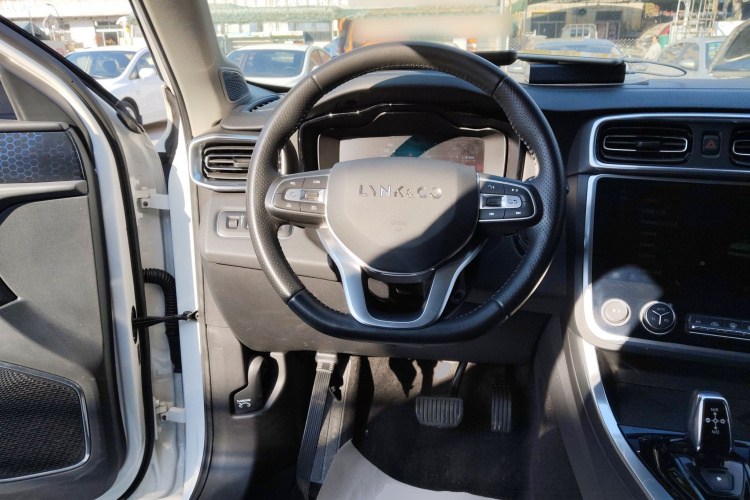 领克01 EM-P 2018款 1.5T PHEV 劲Pro 国V中控内饰13