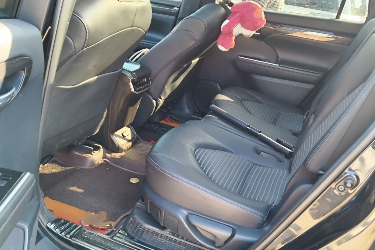 丰田 皇冠陆放 2022款 2.5L HEV四驱尊贵版中控内饰21