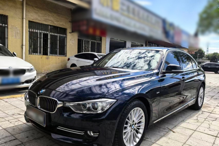 宝马3系 2014款 328Li 豪华设计套装车身外观1
